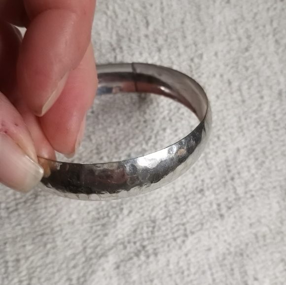 Silvertone hammered Bangle bracelet - Picture 2 of 5